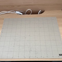カッターマット　A2サイズ¥350　模型、ハンドメイド、工作にどうぞ