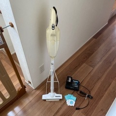 マキタ　掃除機　CL107FD スタンド付き