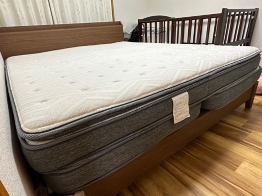 ニトリクイーンベットフレーム&マットレス