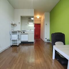 楠見中バス停から徒歩２分、15㎡の1R、宅配ボックス、ペット可 - 和歌山市