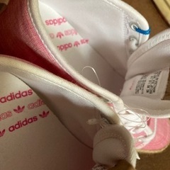adidas スニーカー　23.0cmの画像