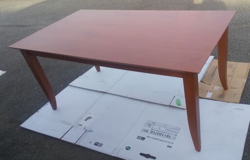 ダイニングテーブル　イタリア製