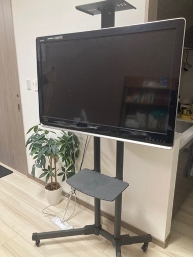 40型液晶TV(AQUOS)と移動式TVスタンド