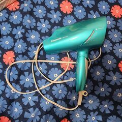 ドライヤー譲ります。