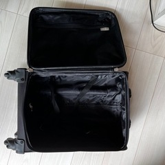 キャリーケース　黒の画像