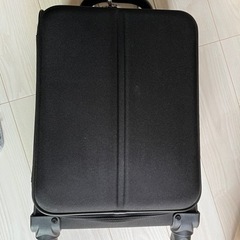 キャリーケース　黒の画像