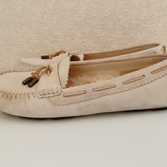 🌸取引者決定　UGG モカシン　ベージュ　24.0cmの画像