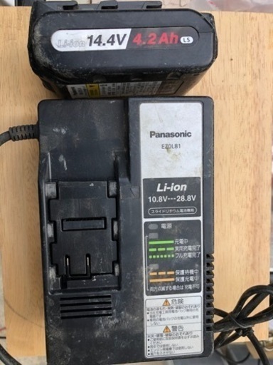 Panasonic パナソニック リチウムイオン充電器 10.8V〜28.8Vまで対応 EZOL81 バッテリー EZ9L45