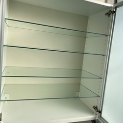 IKEA食器戸棚の画像