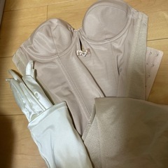 ブライダルビスチェ👗肘上手袋