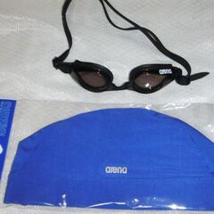 アリーナのスイムキャップ（新品）とゴーグル（中古美品）と曇り止め...
