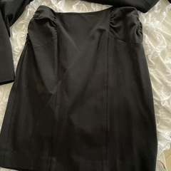 黒　スカートスーツの画像