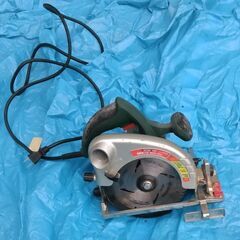 刃渡り165mmの電動丸ノコです