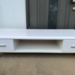 白いテレビボード