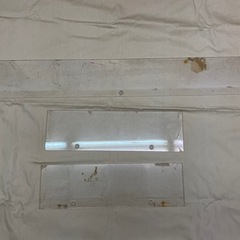 【無料】アクリル板　端材