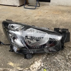 マツダデミオX Dヘッドライト