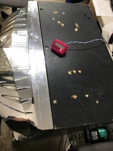 K2305-211 スロット 北斗の拳 天 30周年 鍵付き コインレス 設定キー付き 動作確認済 傷、汚れあり カウンター付き