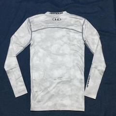 B19-04 新品 UNDER ARMOUR アンダーアーマー コンプレッションインナー　長袖　コールドギア　MCM1773 ホワイト Sサイズの画像