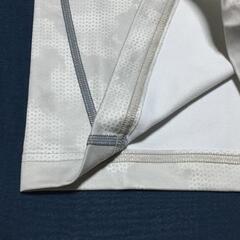 B19-04 新品 UNDER ARMOUR アンダーアーマー コンプレッションインナー　長袖　コールドギア　MCM1773 ホワイト Sサイズの画像