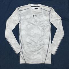 B19-04 新品 UNDER ARMOUR アンダーアーマー コンプレッションインナー　長袖　コールドギア　MCM1773 ホワイト Sサイズの画像