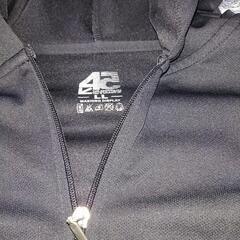 薄手パーカーの画像