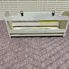 猫と蝶々の入れ物の画像