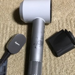ドライヤー　ダイソンの画像