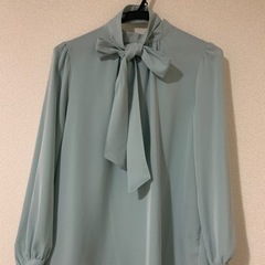 ブラウス2枚　まとめてどうぞ。