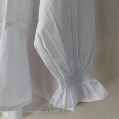 【新品＊未使用】ホワイトブラウスの画像