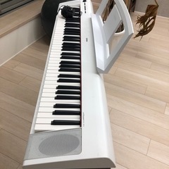 電子キーボード　脚付の画像