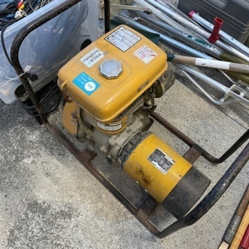 引き取り限定　日立　発電機　　EG-260　100V　21A　ロビン　4サイクルエンジン搭載