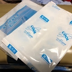 美品コンパクト　クーラーボックス　VENTの画像