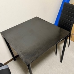 ダイニングテーブル　椅子