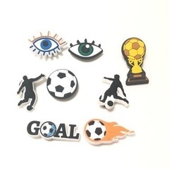 ★ クロックスなどにつけるアクセサリー サッカー と 目 ★