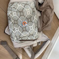 再びお値下げしました！ergobaby エルゴベビー　抱っこひも＋冬用カバーの画像