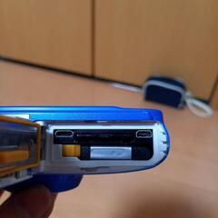 Nikon　デジカメ青