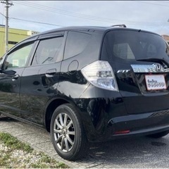 【自社ローン❗️頭金0❗️金利0❗️】簡単WEB審査♪✨ホンダ　フィットハイブリッド✨スマートキー！車検2年付！ の画像