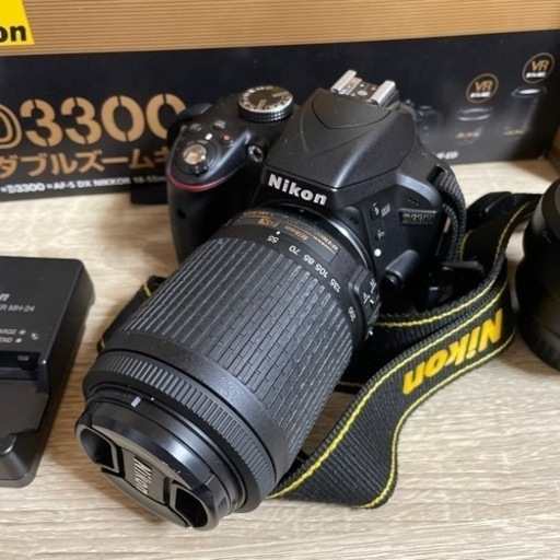 最終値下げ　Nikon D3300 カメラ　単焦点レンズ付き
