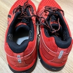 【価格改定】アシックス　スニーカー　男性用　27センチ　赤の画像