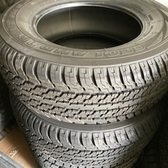 ハイラックス　プラド　パジェロ　265/65R17！新車・納車前外しタイヤ4本セット