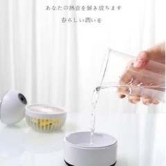 手持ち扇風機/卓上扇風機 折れ變化 噴霧の扇風機 加湿 ミニ USB充電式の画像
