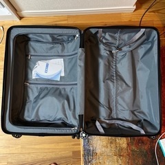 キャリーバッグ【4~7泊用、65L】の画像