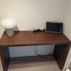 リモート作業にジャストサイズのテーブルの画像