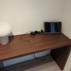 リモート作業にジャストサイズのテーブルの画像