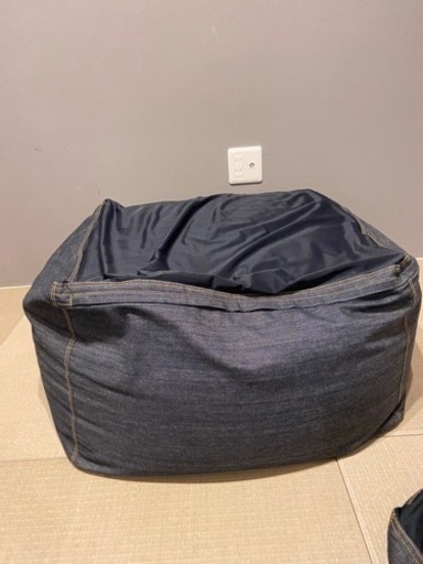 体にフィットするソファ2個