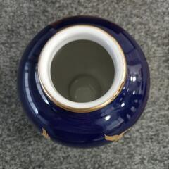 壷と灰皿の画像