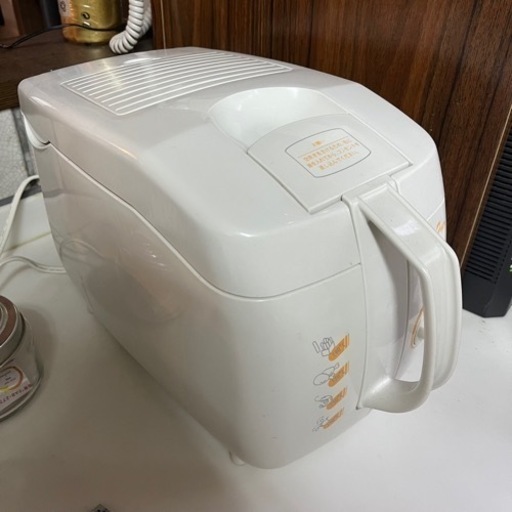 フライヤー