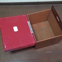 【無料・6/11 午後で最後！取りに来て頂ける方限定】収納ボックス兼の椅子ですの画像