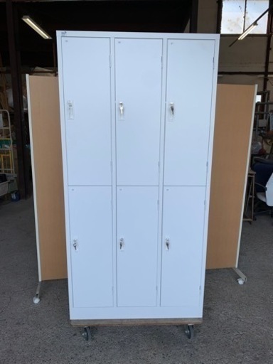 ☆6人用 スチールロッカー 鍵付き ホワイト 2022年製☆美中古品