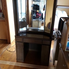 ヒカリアート　三面鏡ドレッサー